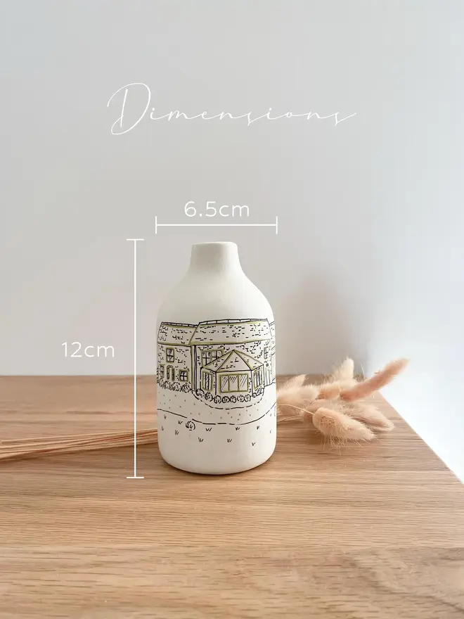 Dimensions for the custom wedding venue hand drawn vase