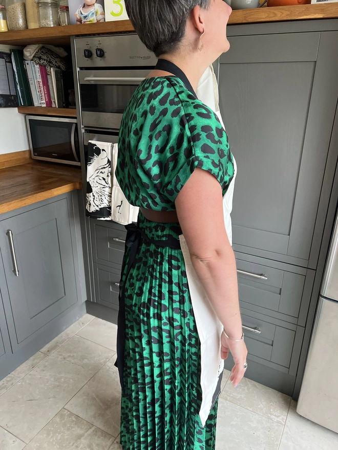 view of the back tie of apron
