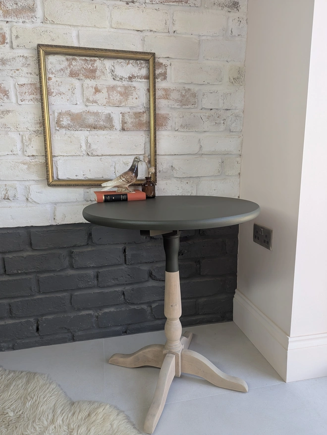 round side table