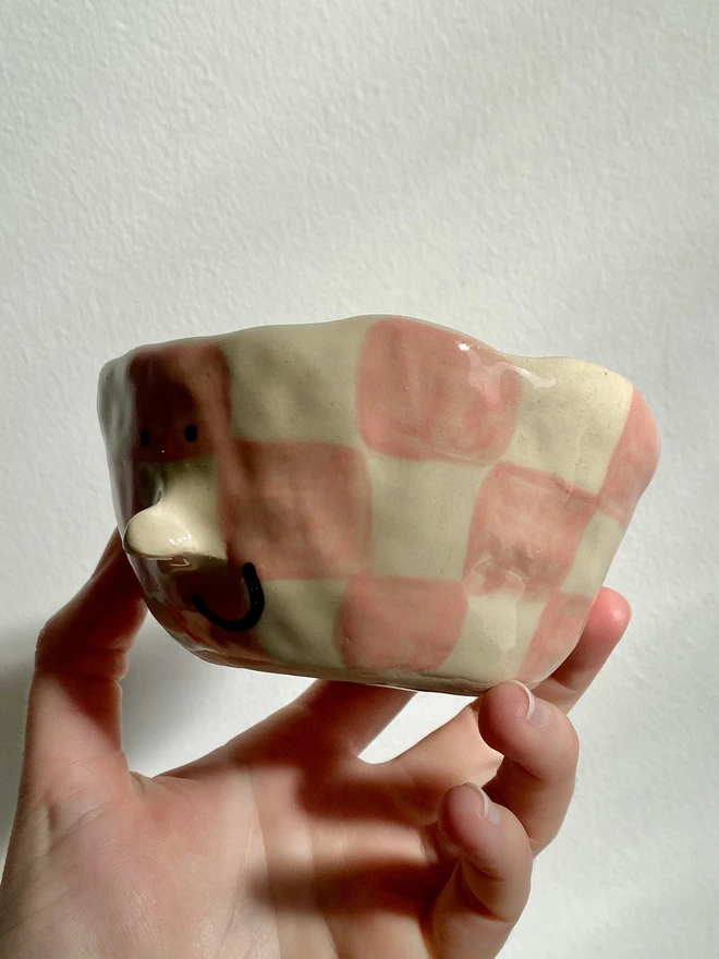 Rose checkerboard pot