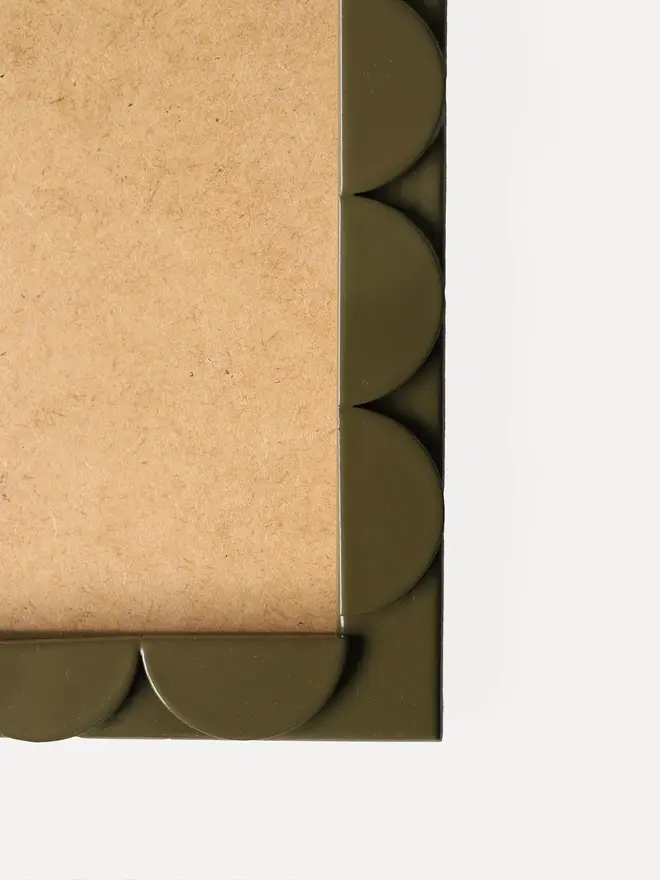 olive scalloped frame