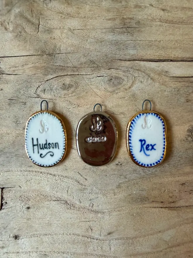 custom pet portrait pendant miniatures. miniature pendant frames with pet names painted or stamped on the back.