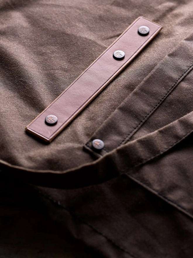 With Plain Leather Cloth Holder (+£10.50)