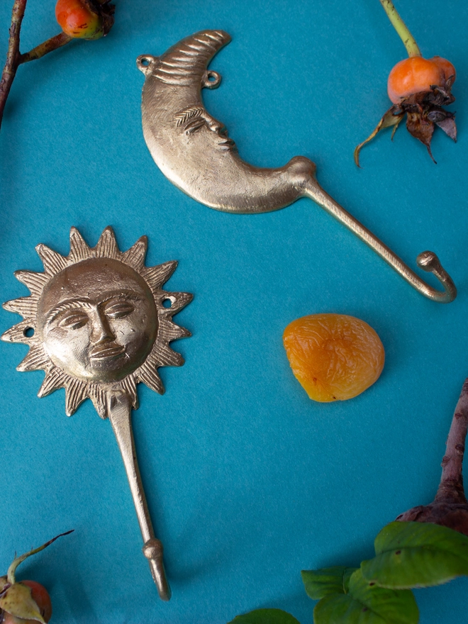 Ghanaian Ashanti Brass Hook 'Sunshine'