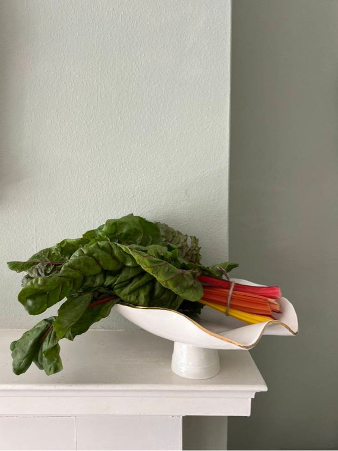 porcelain pedestal bowl