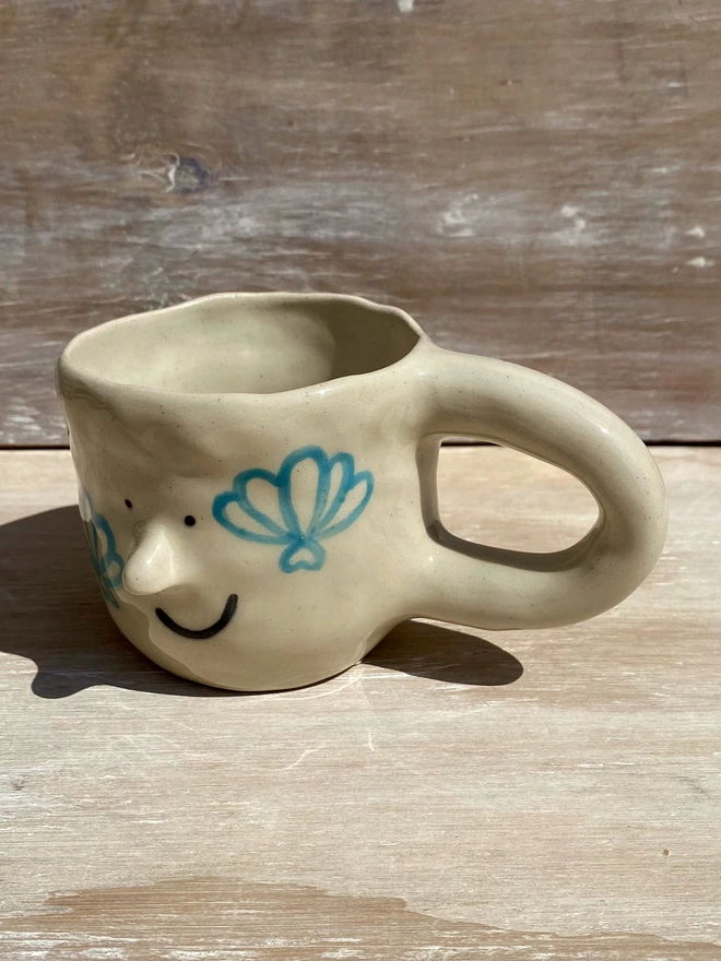 shell mug side