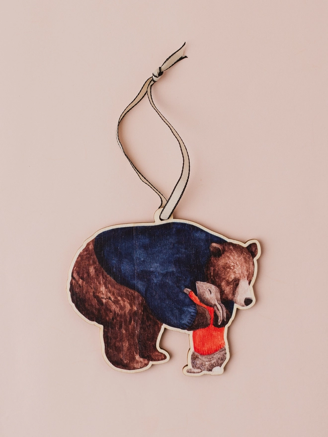 Bear hug wood decoration 