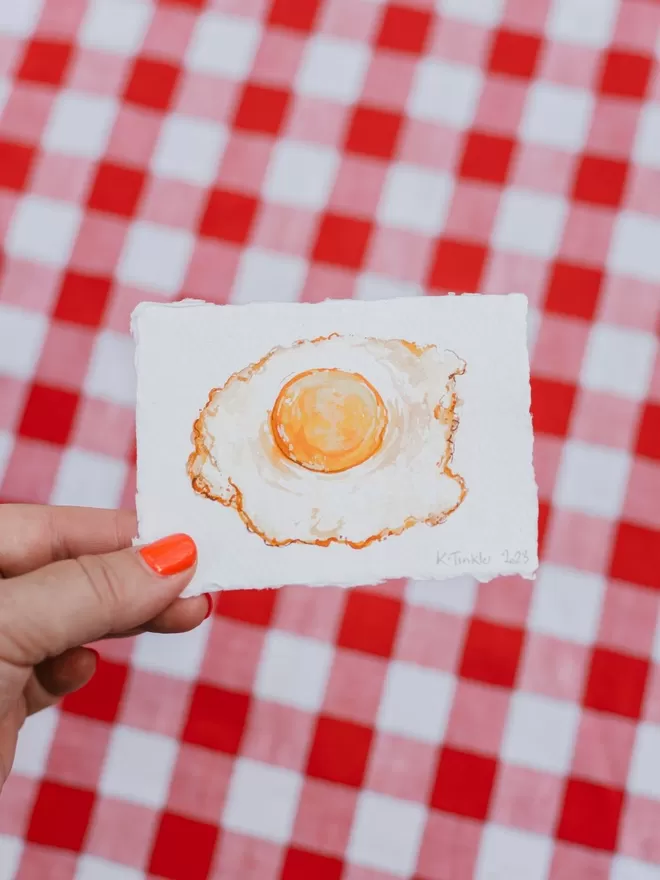 Mini illustration of an egg by Katie Tinkler
