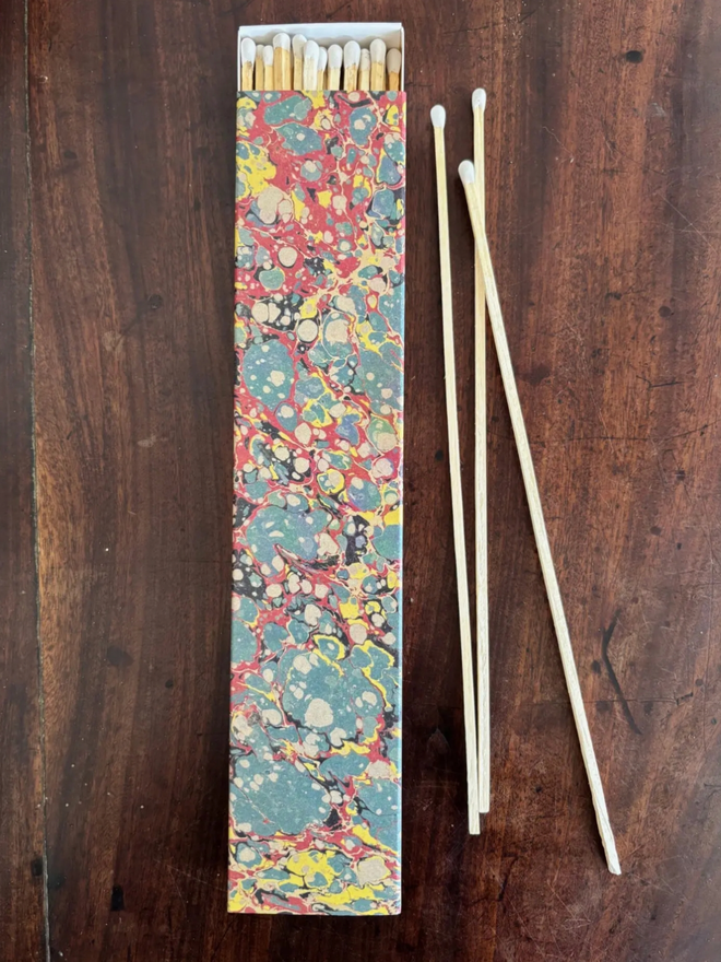 Long Matchbox. A matchbox in Multi.