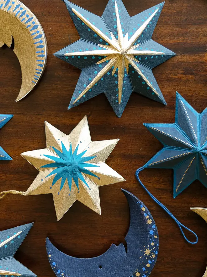 Twinkling Star Screen-Printed Board Decoration (Set Of 6)