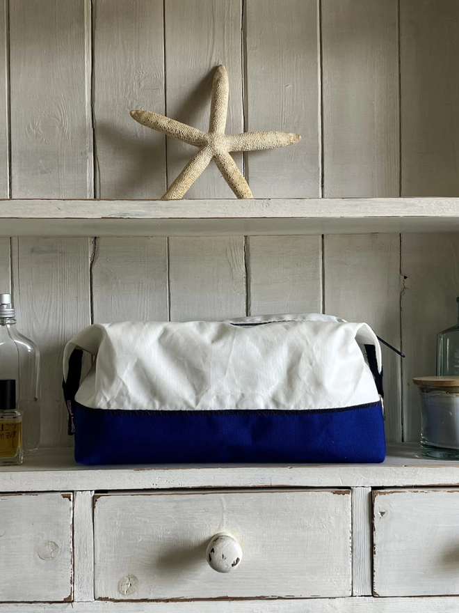 canvas white mix wash bag blue