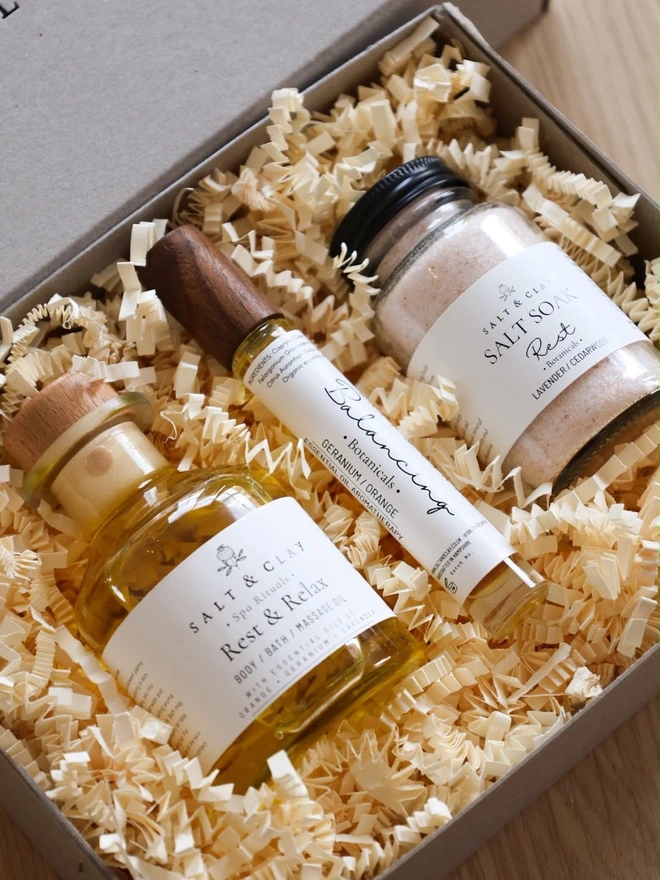 Happy Hormones Gift Set. Wellbeing set for relaxation.