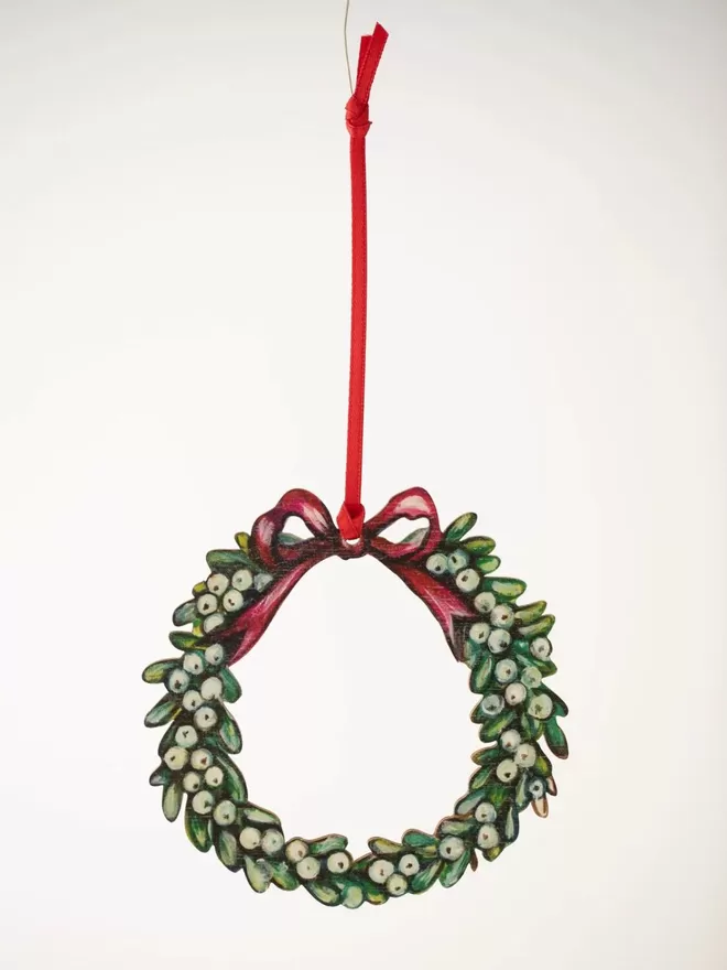 Mistletoe Garland ~ Hanging Wooden Decoration