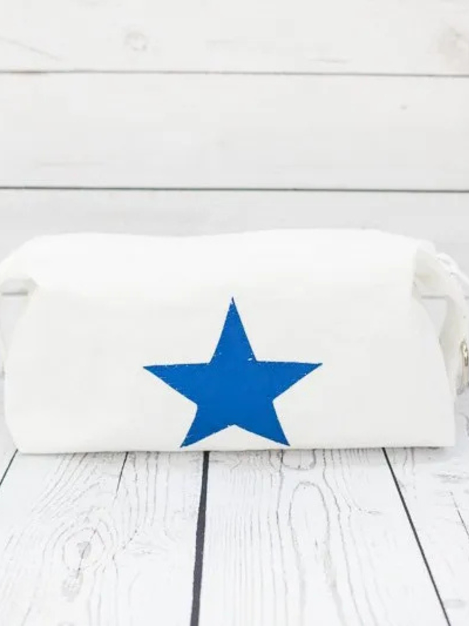 star canvas wash bag blue