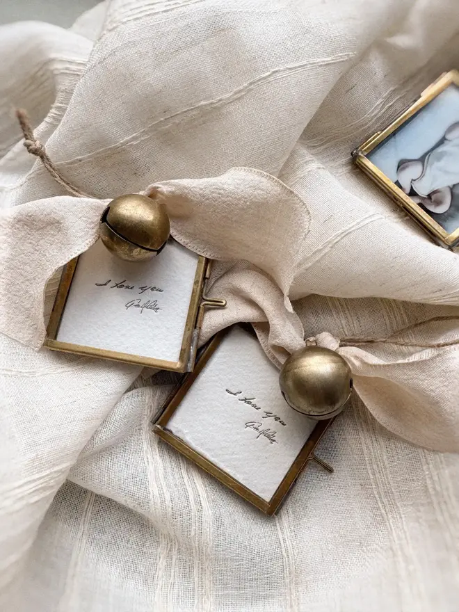 Valentine’s Day, Heirloom, keepsake, wedding, love, wedding gift, anniversary gift, long distance relationship, long distance friendship, Christmas ornament, I miss you, photo frame, when I met you, gifts for her, gifts for him, i love you, hand writing