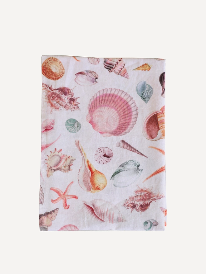linen table runner printed with shells