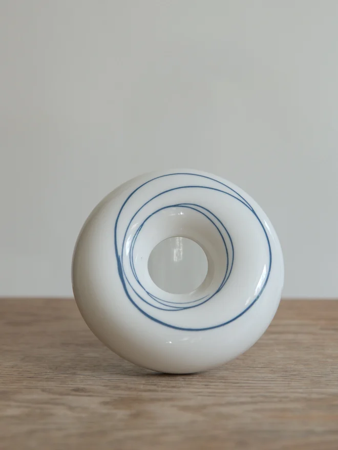 Avocado Planter White & Blue