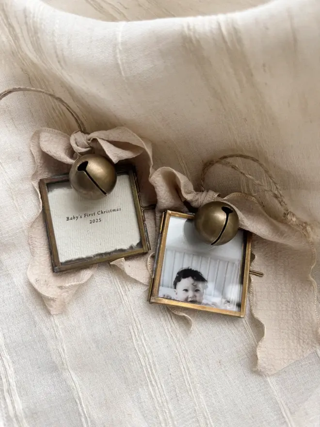 Valentine’s Day, Heirloom, keepsake, wedding, love, wedding gift, anniversary gift, long distance relationship, long distance friendship, Christmas ornament, I miss you, photo frame, when I met you, gifts for her, gifts for him