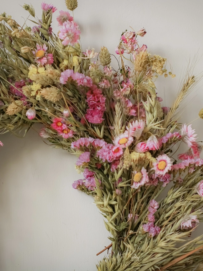 'Mule' Everlasting Dried Wreath