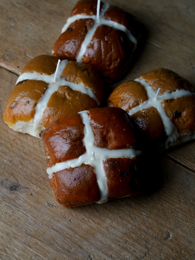 Hot Cross Bun Candle