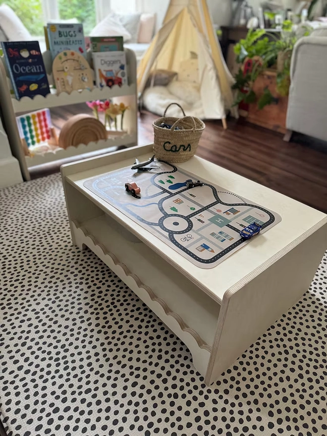 Montessori Children's Play Table - Large (Scallop) 