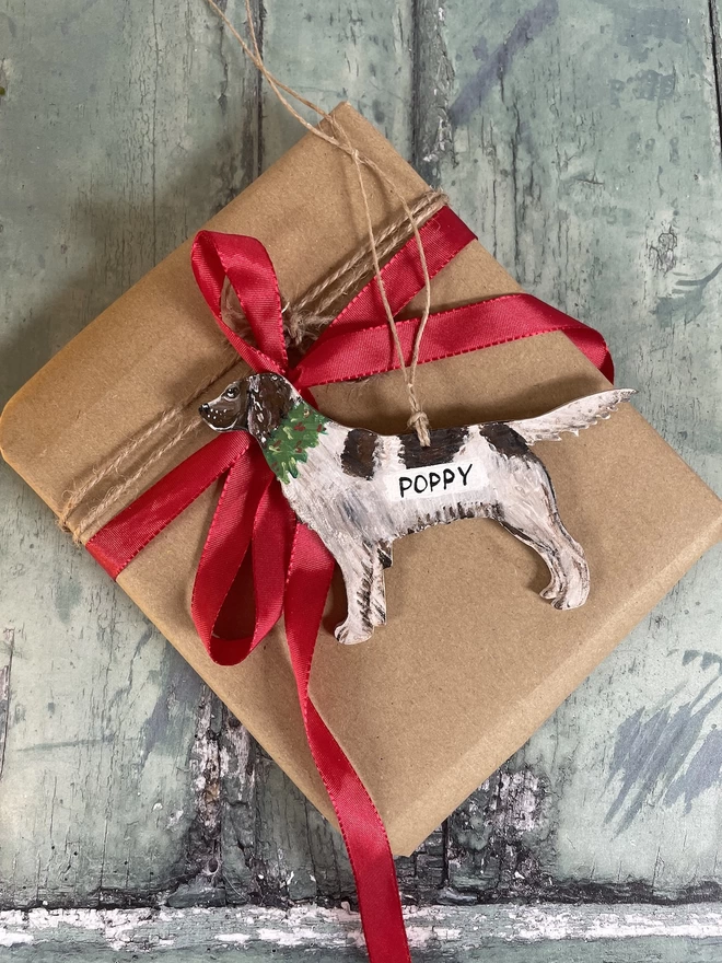 Springer Spaniel Dog Portrait decoration with Holly wreath and jute bakers twine to hang