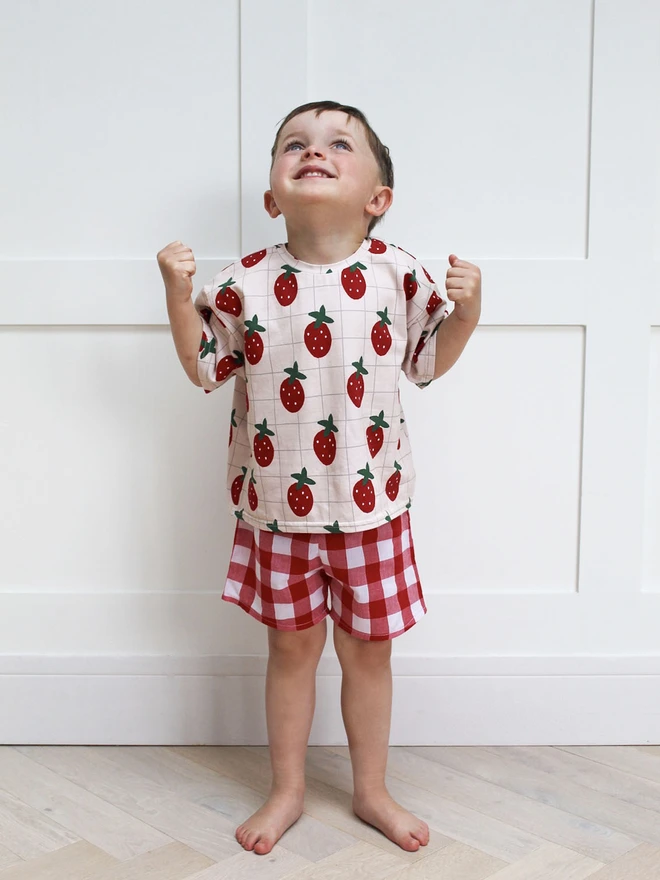 Strawberries Oversized T-shirt