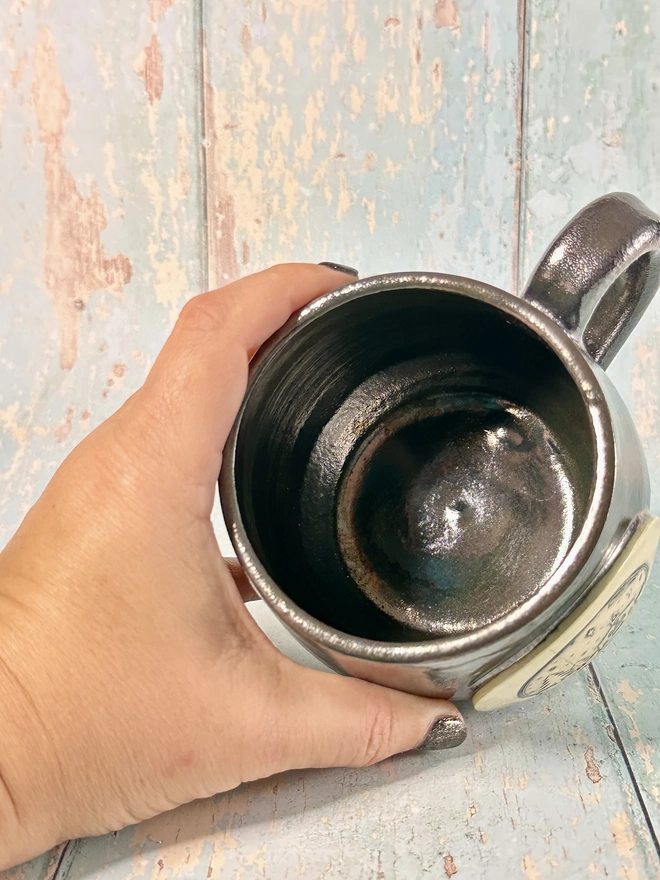 Metallic Black Christmas Snow Globe Mug