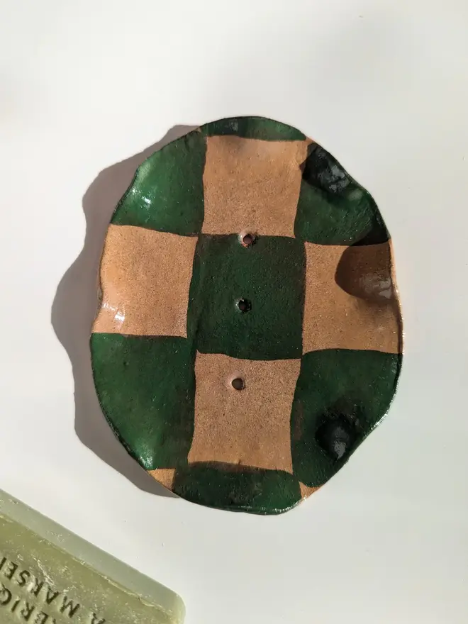 Check Wavy Soap Dish