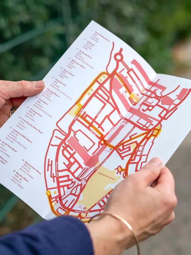 isle of dogs london walking guide. a walking map of east london.