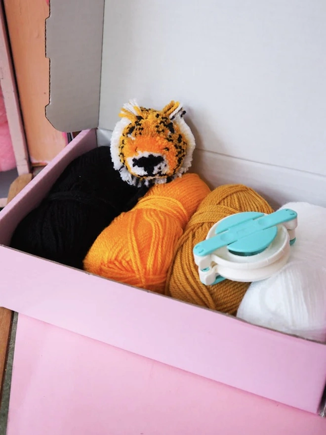 Tiger Pom Pom DIY Kit