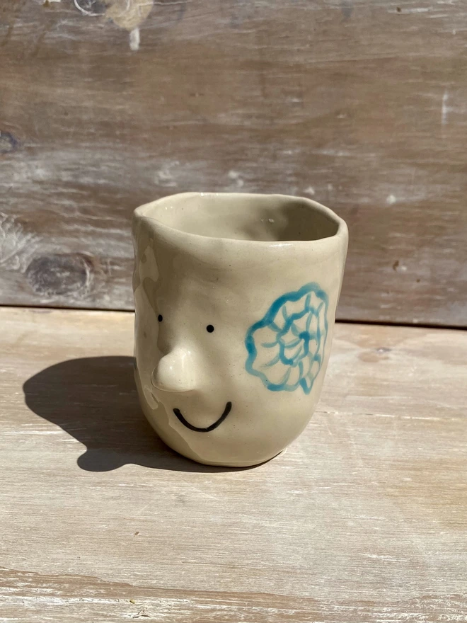 nautilus shell ceramic pot - angle