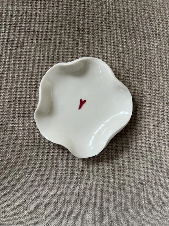 porcelain heart wave dish