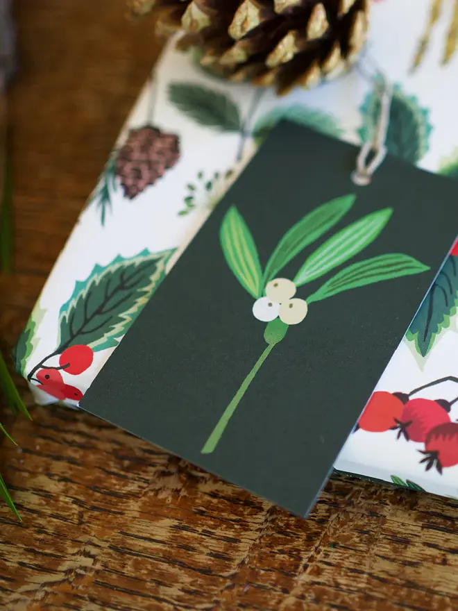 illustrated winter foliage gift tags