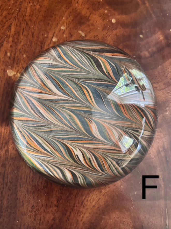 Large Paperweight. A paperweight in F.