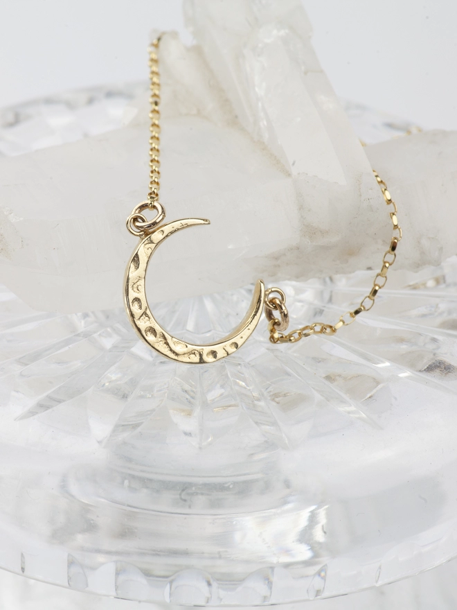 9ct Gold Cresent Moon Necklace
