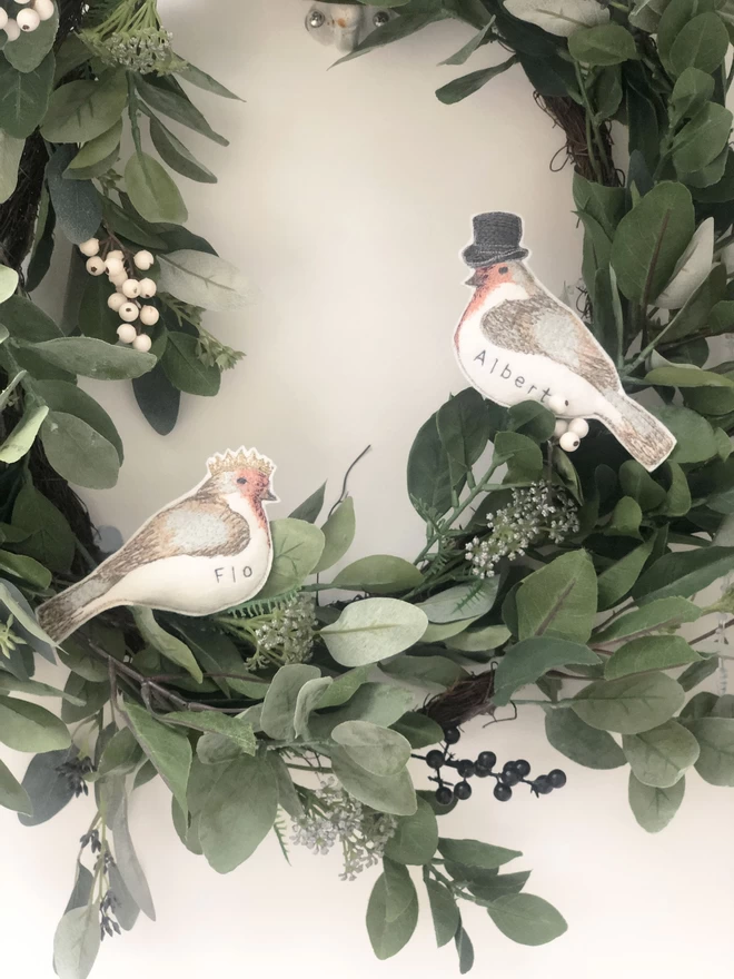 Mr and Mrs Robin Redbreast on a wreath