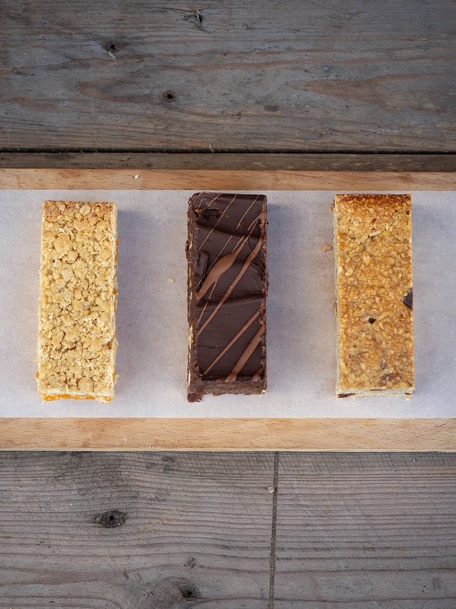 Finish Line Flapjack is a bar filled with fuelling fruits, protein packed nuts and a little sweetness. Look out for sunflower seeds, hazelnuts, pecans, and crunchy peanut butter as well as small chunks of chocolate and finely diced figs. 