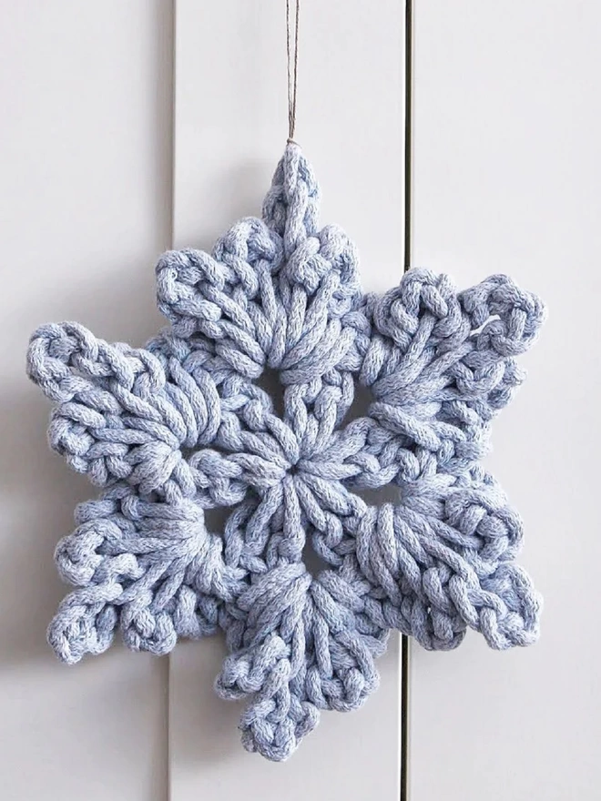 christmas snowflake ornament hand crochet 4