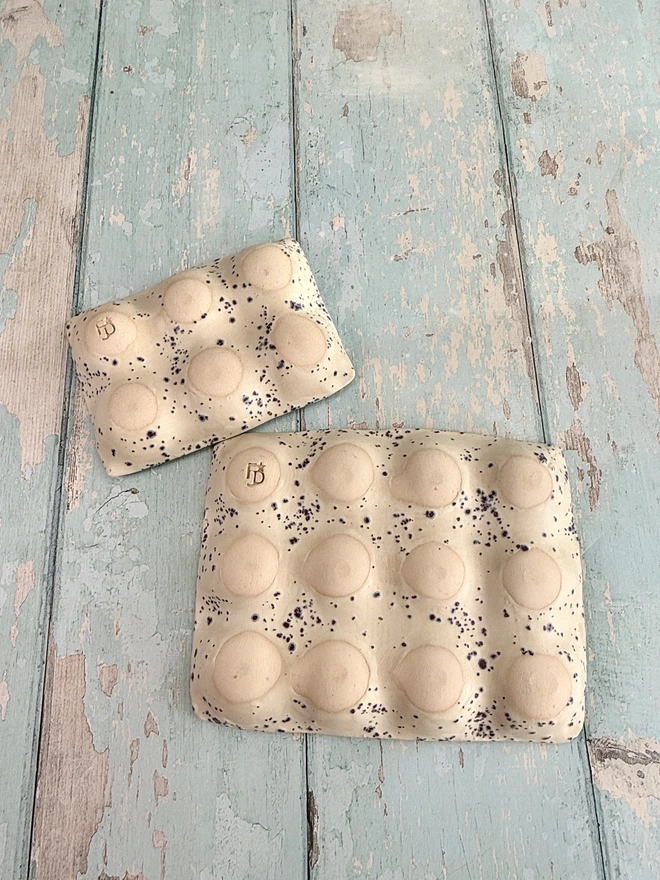 White purple speckled egg tray kitchen storeage