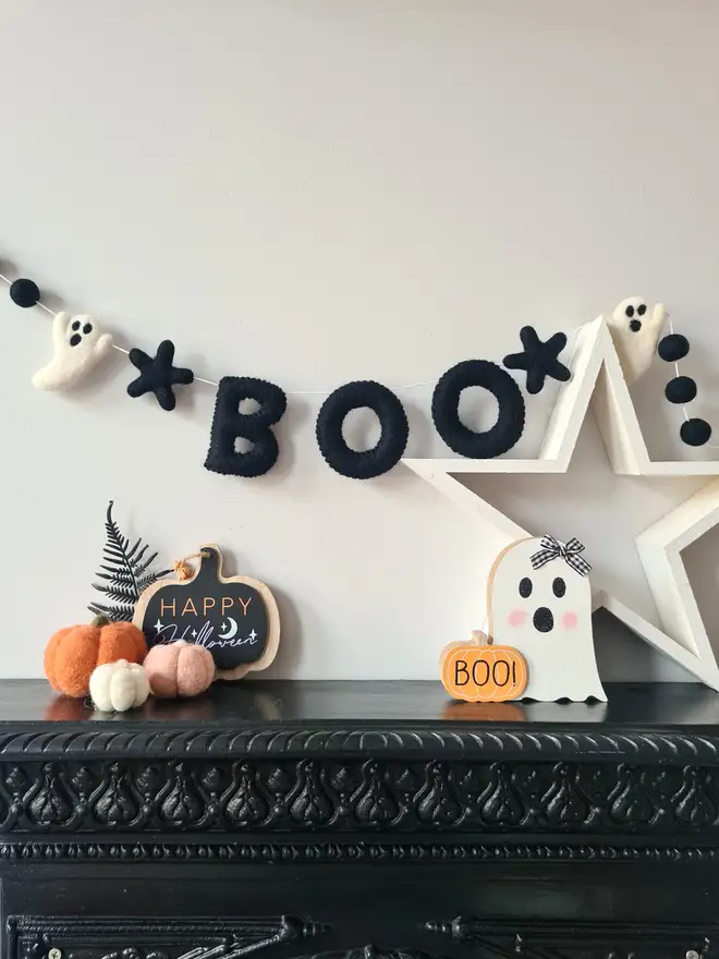 'Boo' Felt Halloween Garland