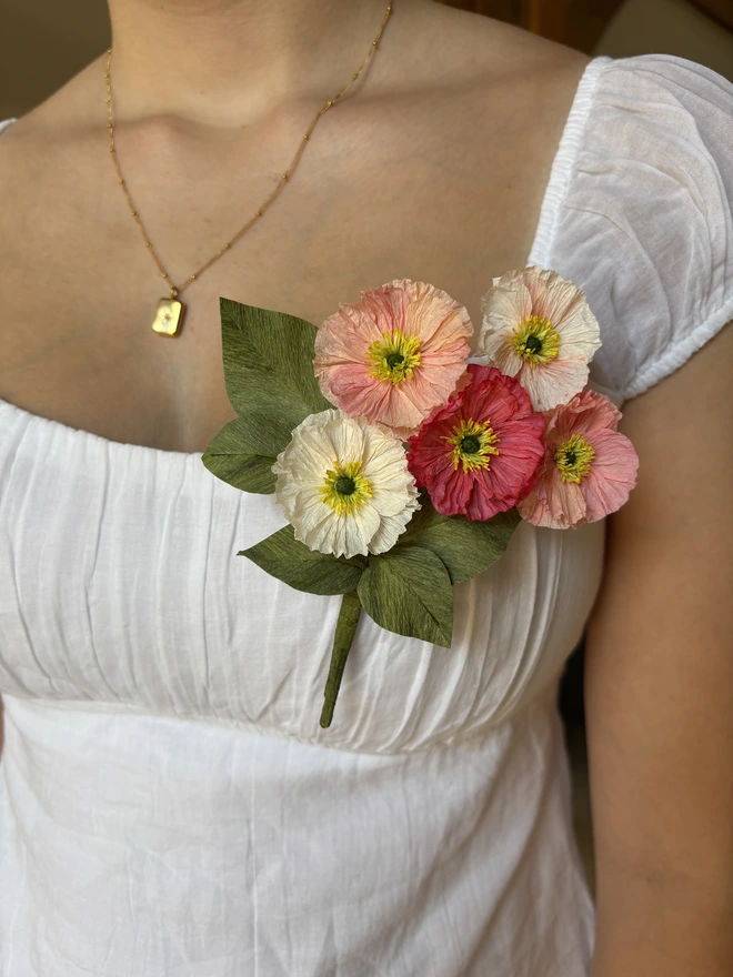 Five flower brooch