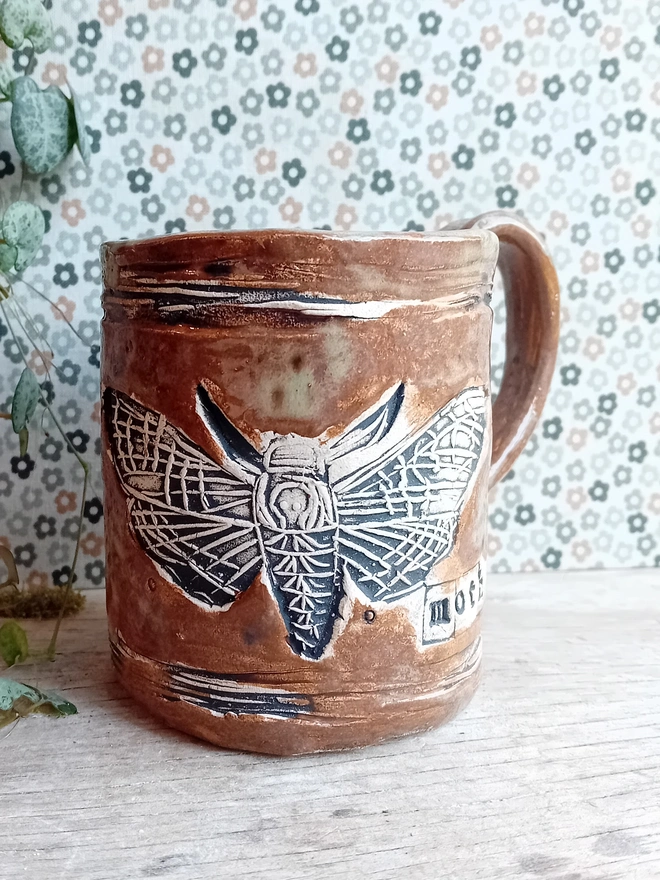 brown 'moth er' mug