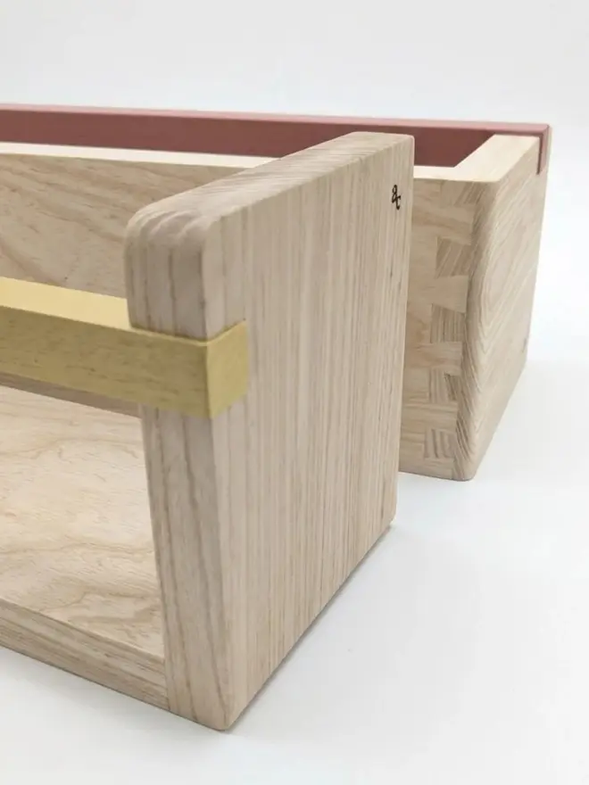 The Story Shelf - A book shelf with beautiful colour bracket 