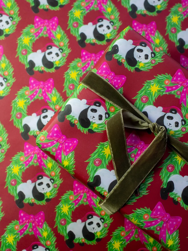 panda xmas gift wrap