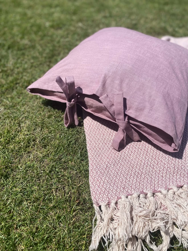Cushion covers to elevate your picnic scenes