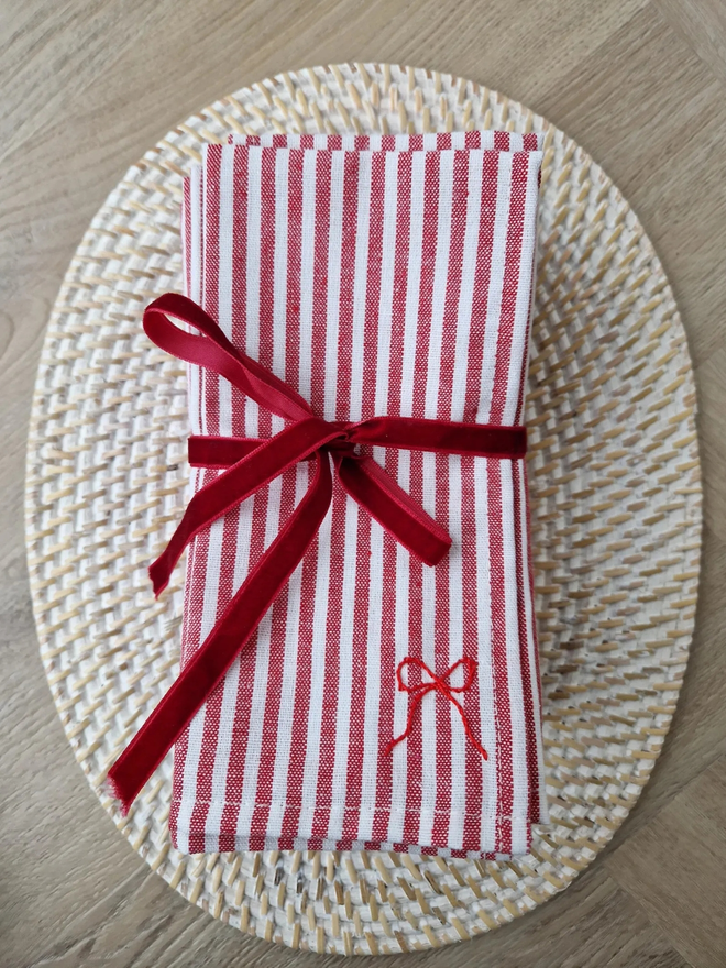 Hand embroidered bow napkin