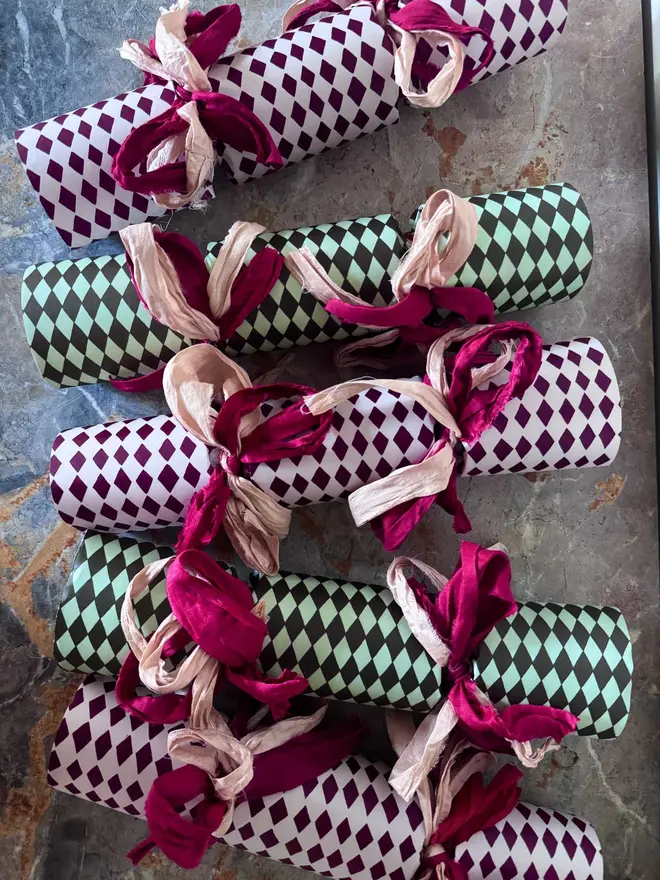 Mix Harlequin crackers
