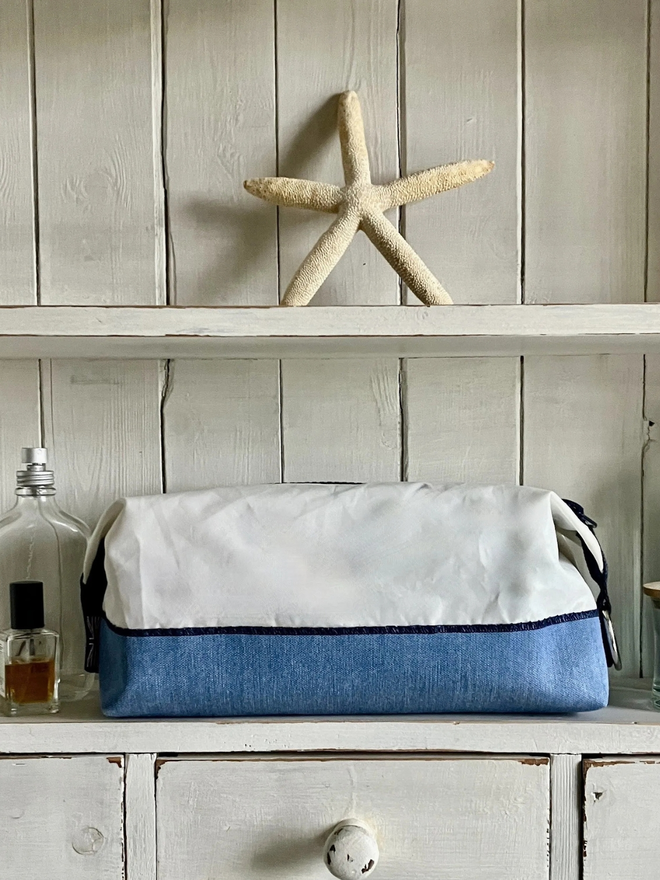 canvas white mix wash bag blue