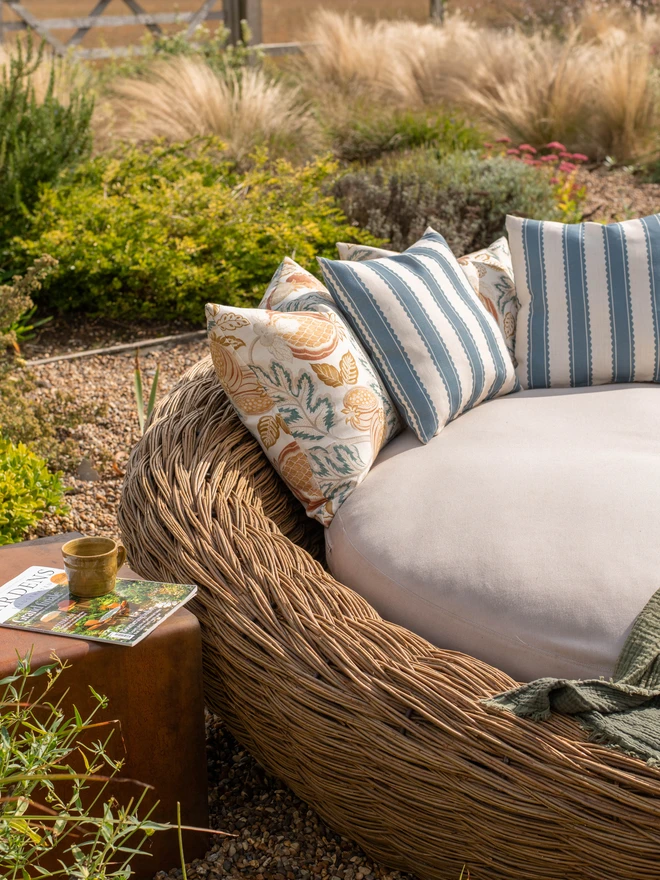 Large willow woven day bed